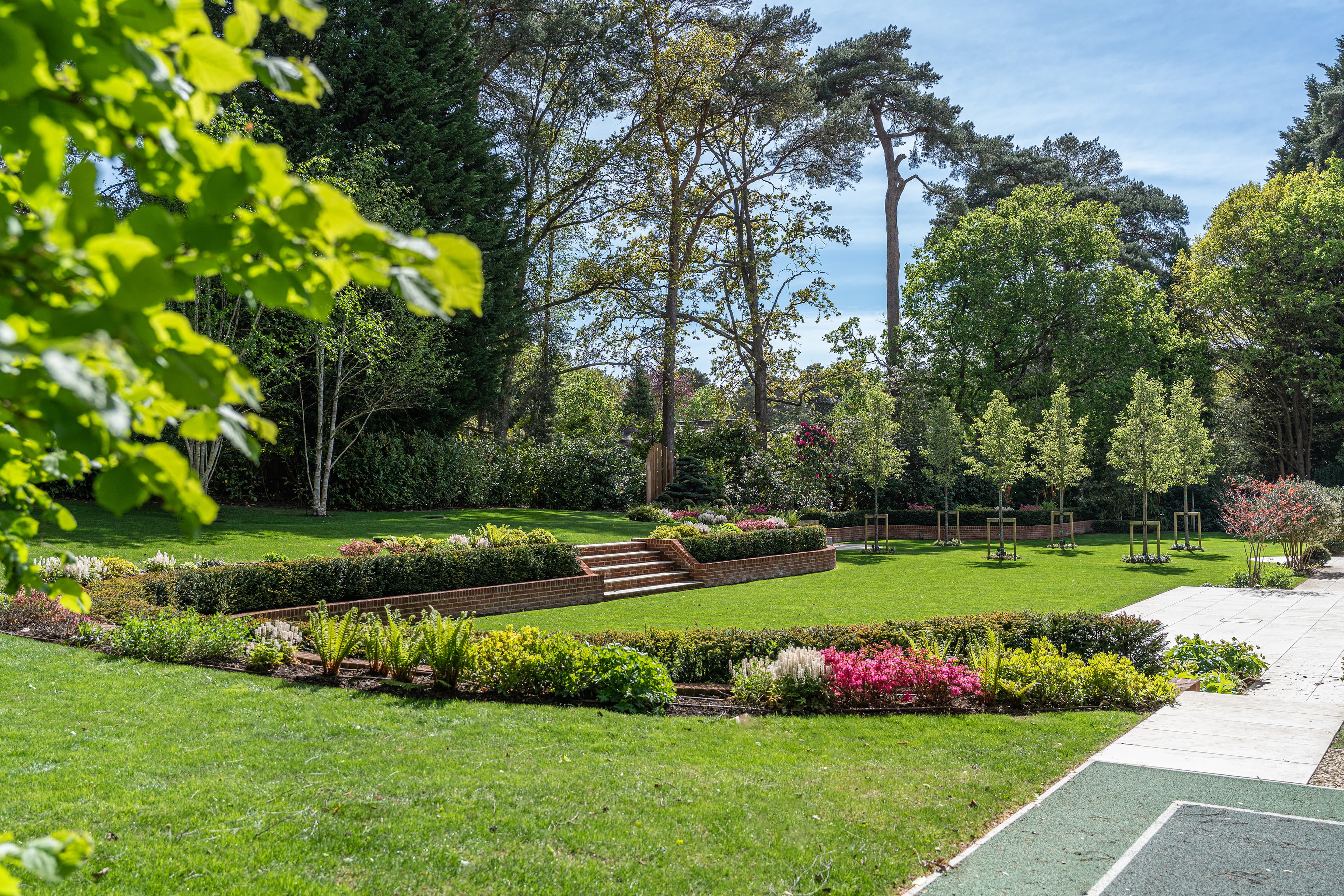 West Road, St George's Hill, Surrey - Spring Garden