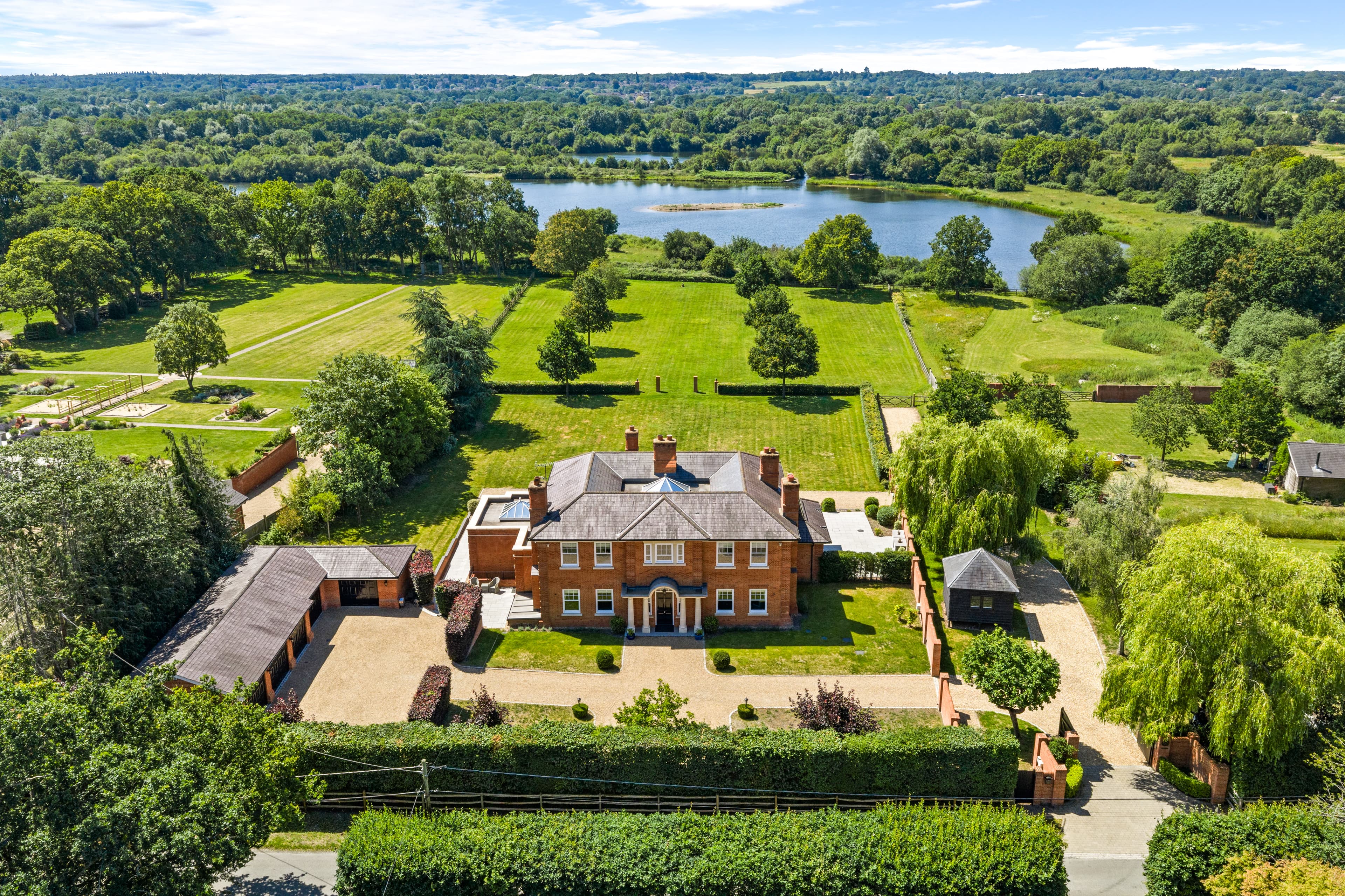 Lower Sandhurst Road - Moor Green Farm, Lower Sandhurst Road, Finchampstead RG40 3TJ V2 DRONE 4