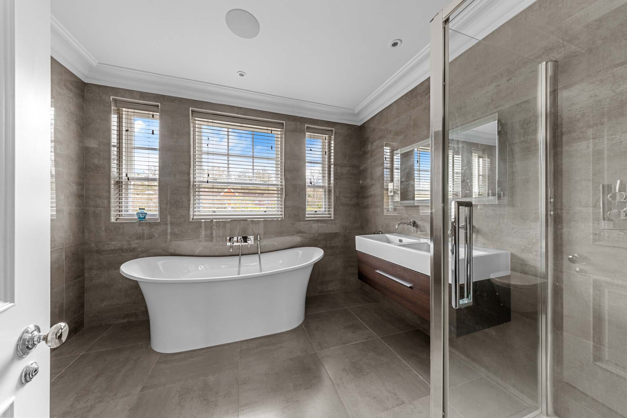 Lower Sandhurst Road, Finchampstead, Berkshire - Bathroom